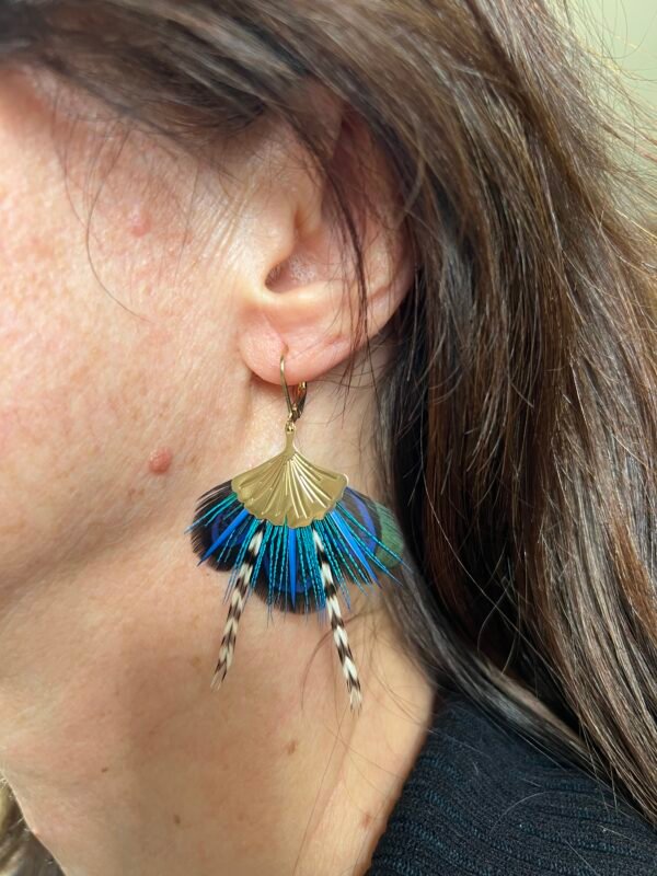 Boucles d'oreilles Ginkgo portée 1 Boucles d'oreilles Ginkgo